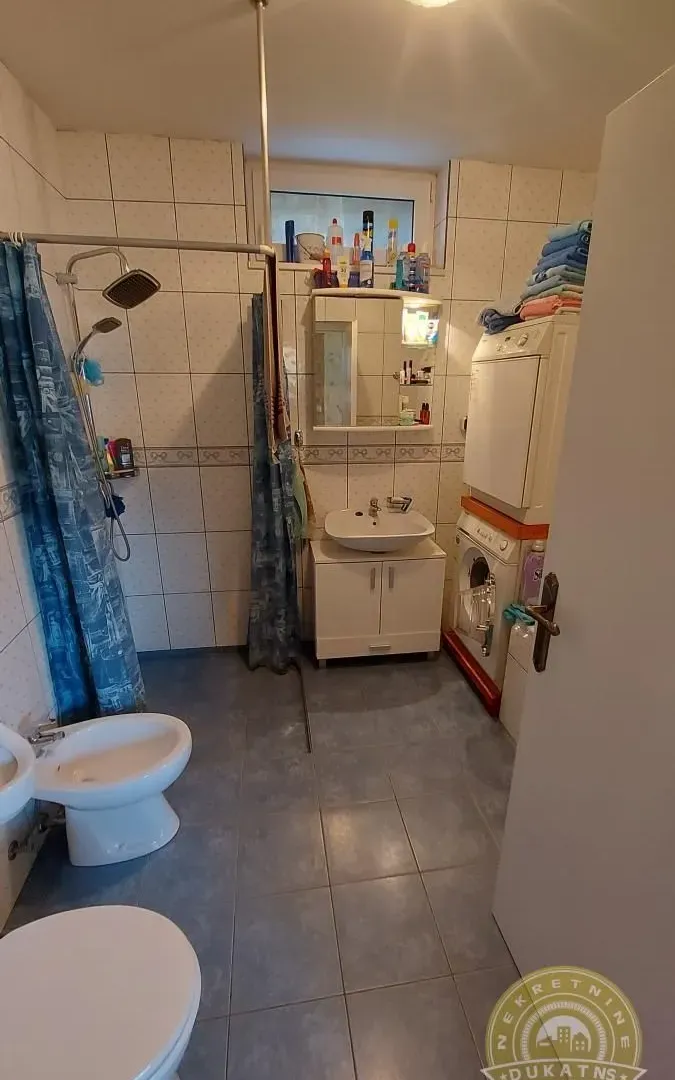 Prodaja, kuća, 340m², Veternik, Novi Sad Sve Podlokacije