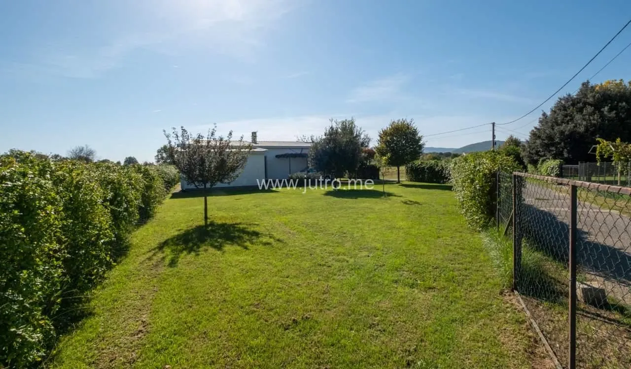 Rent, house, 200m², Spuž, Danilovgrad