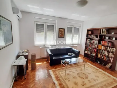 Izdavanje, dvosoban stan, 42m², Stari Grad, Beograd