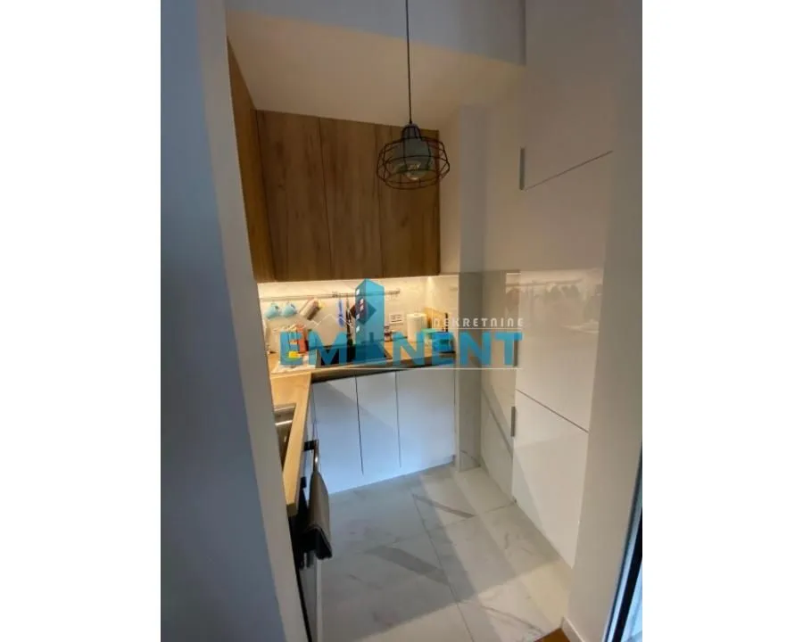 Izdavanje, stan, 41m², Savski Venac, Beograd