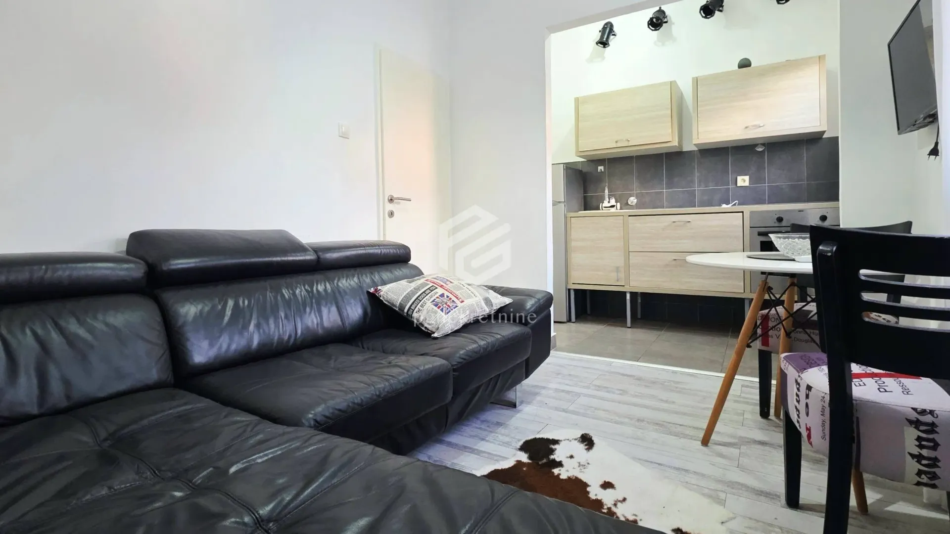 Rent, one bedroom apartment, 35m², Momišići, Podgorica