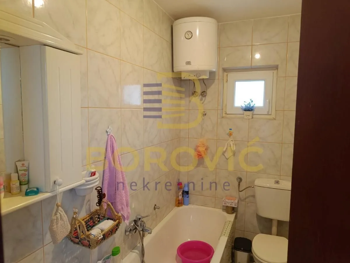 Sale, house, 220m², Sremčica, Beograd