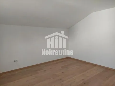 Izdavanje, trosoban stan, 100m², Petlovo Brdo, Beograd - image 14