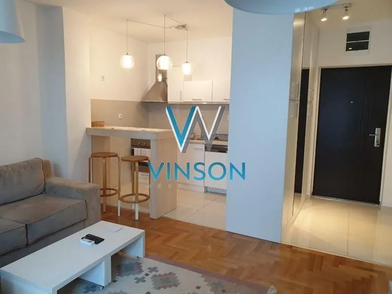 Izdavanje, jednosoban stan, 44m², Centar, Novi Sad