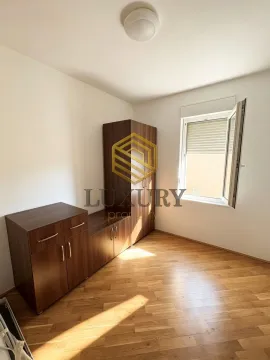 Rent, two bedroom apartment, 55m², Blok 9, Podgorica - image 3