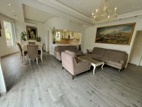 Rent, two bedroom apartment, 100m², Donja Lastva, Tivat - image 3