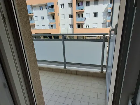 Izdavanje, dvosoban stan, 65m², Zagorič, Podgorica - image 20