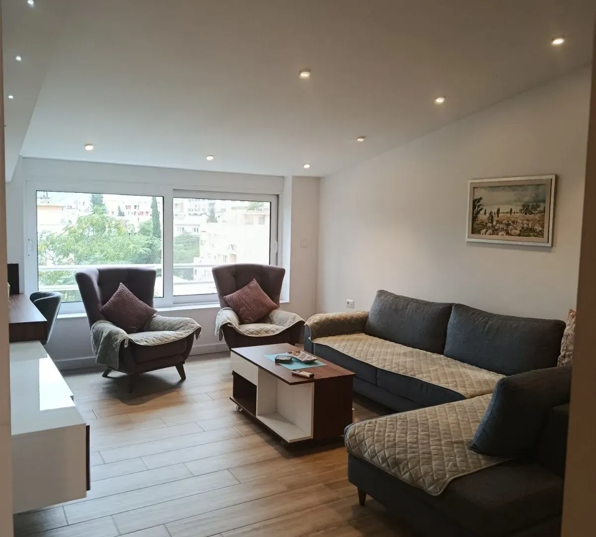 Izdavanje, dvosoban stan, 100m², Preko Morače, Podgorica