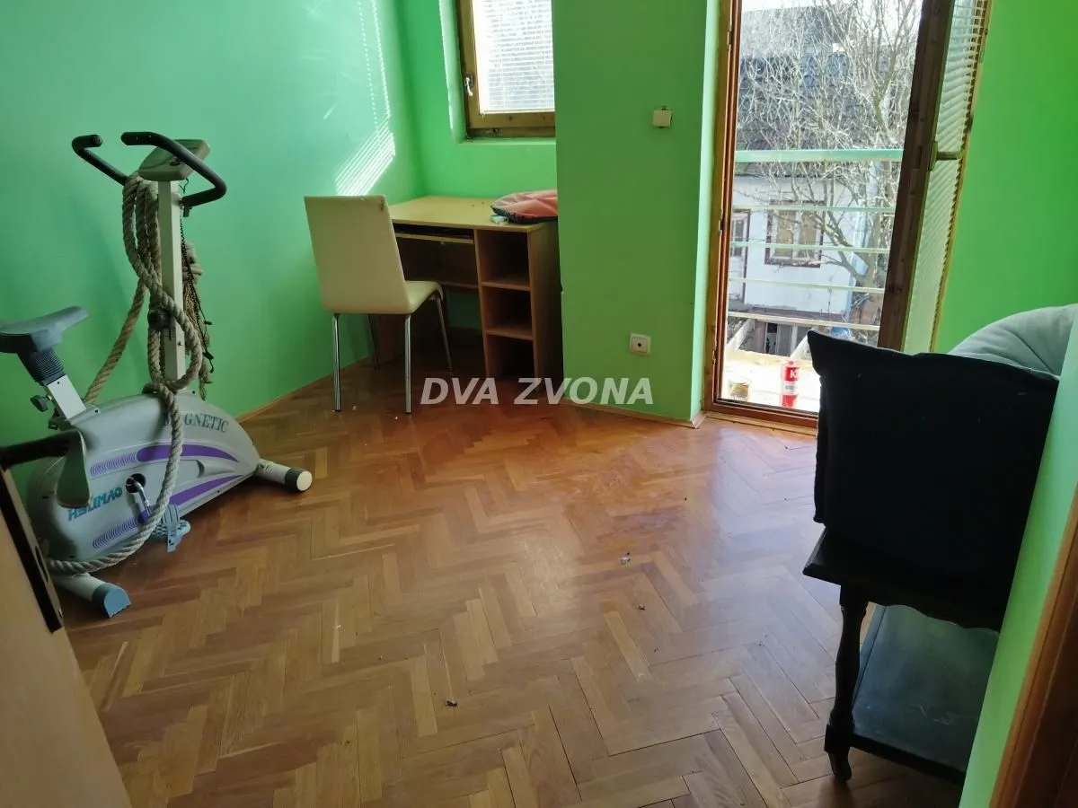 Prodaja, kuća, 170m², Centar, Inđija