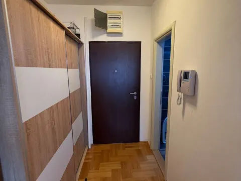 Sale, two bedroom apartment, 86m², Bečići, Budva - image 2