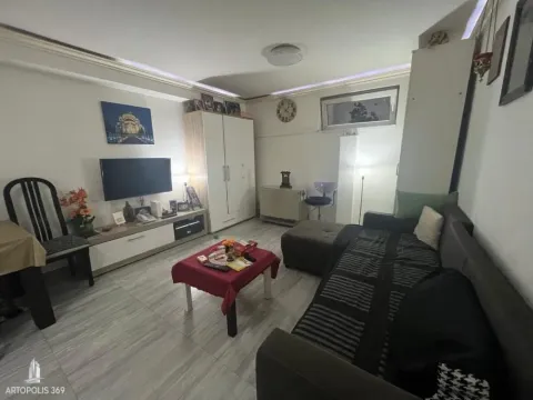 Prodaja, dvosoban stan, 44m², Vračar Centar, Vračar Sve Podlokacije - image 5