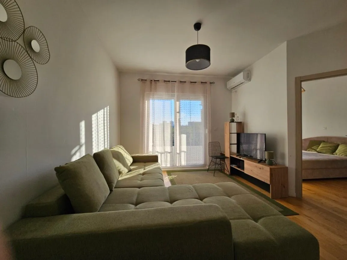 Izdavanje, jednosoban stan, 40m², Cvijetin Brijeg, Podgorica