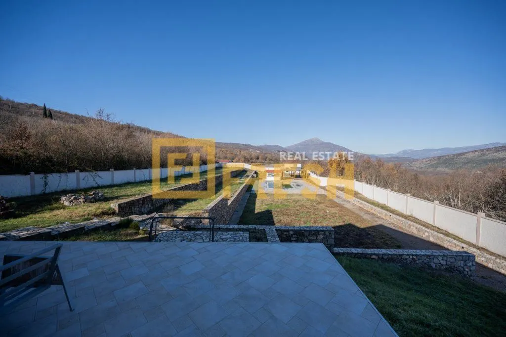 Rent, house, 250m², Ostalo, Podgorica