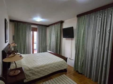 Izdavanje, stan, 115m², Stari Aerodrom, Podgorica - image 9