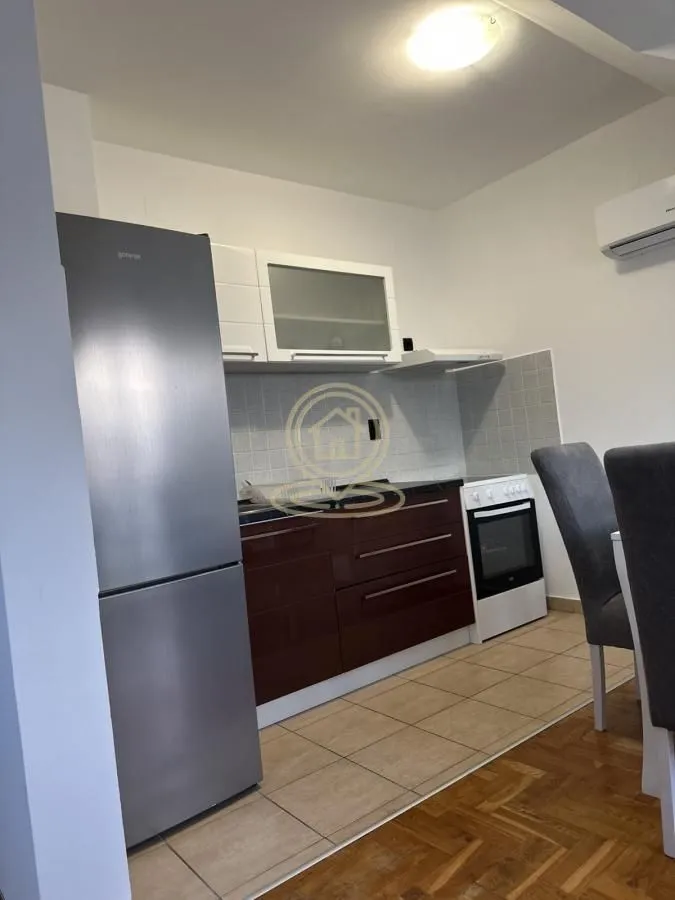 Prodaja, dvosoban stan, 43m², Sajmište, Novi Sad