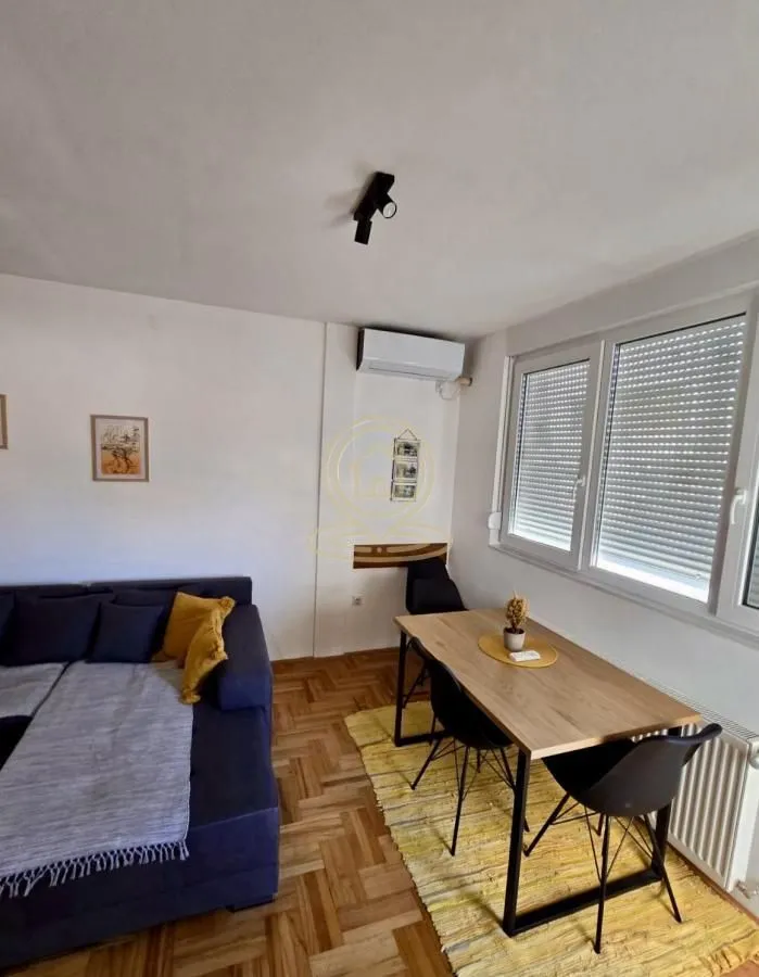 Izdavanje, dvosoban stan, 42m², Crveni Pevac, Niš