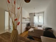 Izdavanje, jednosoban stan, 38m², Centar, Bar - image 1