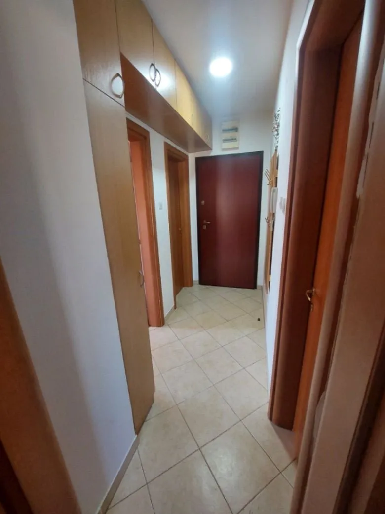 Izdavanje, jednosoban stan, 51m², Centar, Podgorica