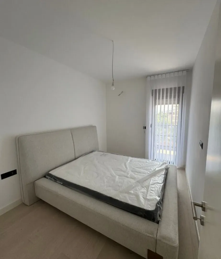 Rent, one bedroom apartment, 53m², 1 maj, Podgorica
