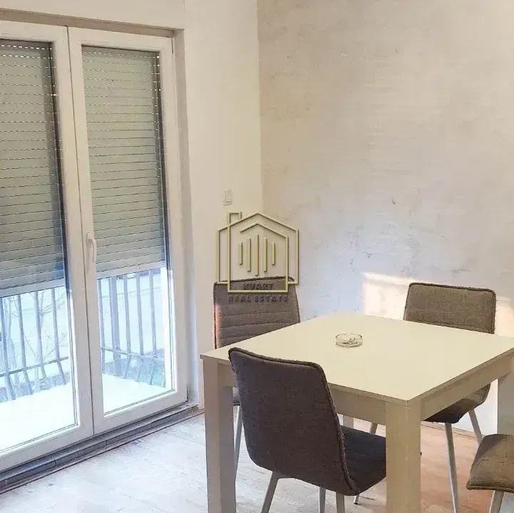 Izdavanje, trosoban stan, 64m², Stari Aerodrom, Podgorica