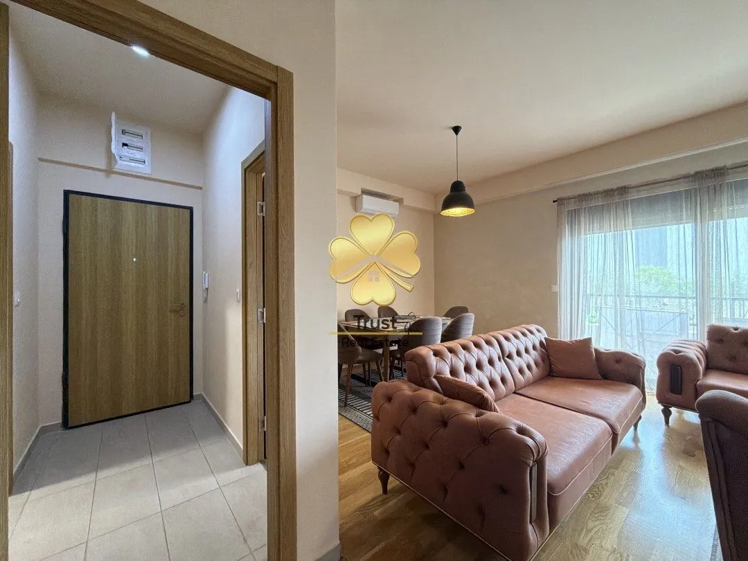 Izdavanje, dvosoban stan, 80m², Tološi, Podgorica