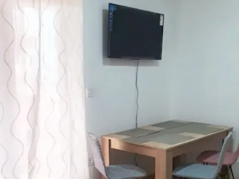 Rent, one bedroom apartment, 55m², Šušanj, Bar - image 2