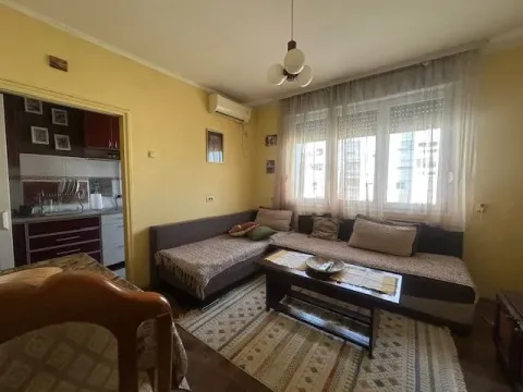 Izdavanje, jednosoban stan, 50m², Podgorica, Crna Gora - image 1