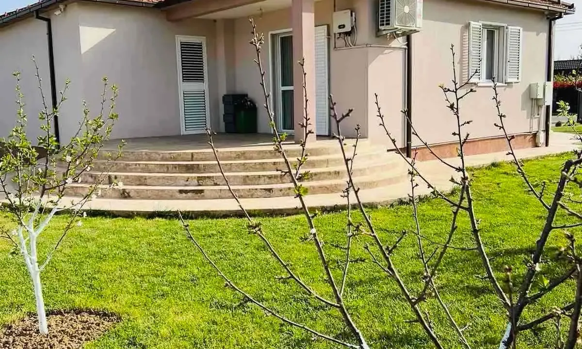 Izdavanje, kuća, 150m², Danilovgrad, Crna Gora