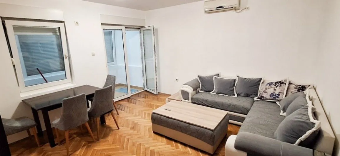 Izdavanje, dvosoban stan, 70m², Tološi, Podgorica