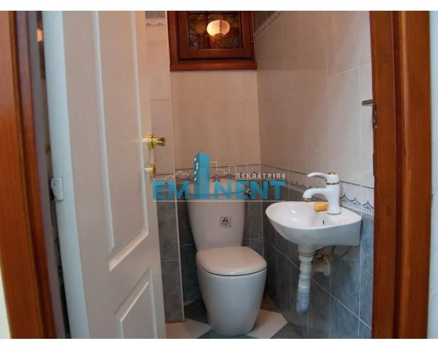 Izdavanje, trosoban stan, 75m², Čubura, Beograd