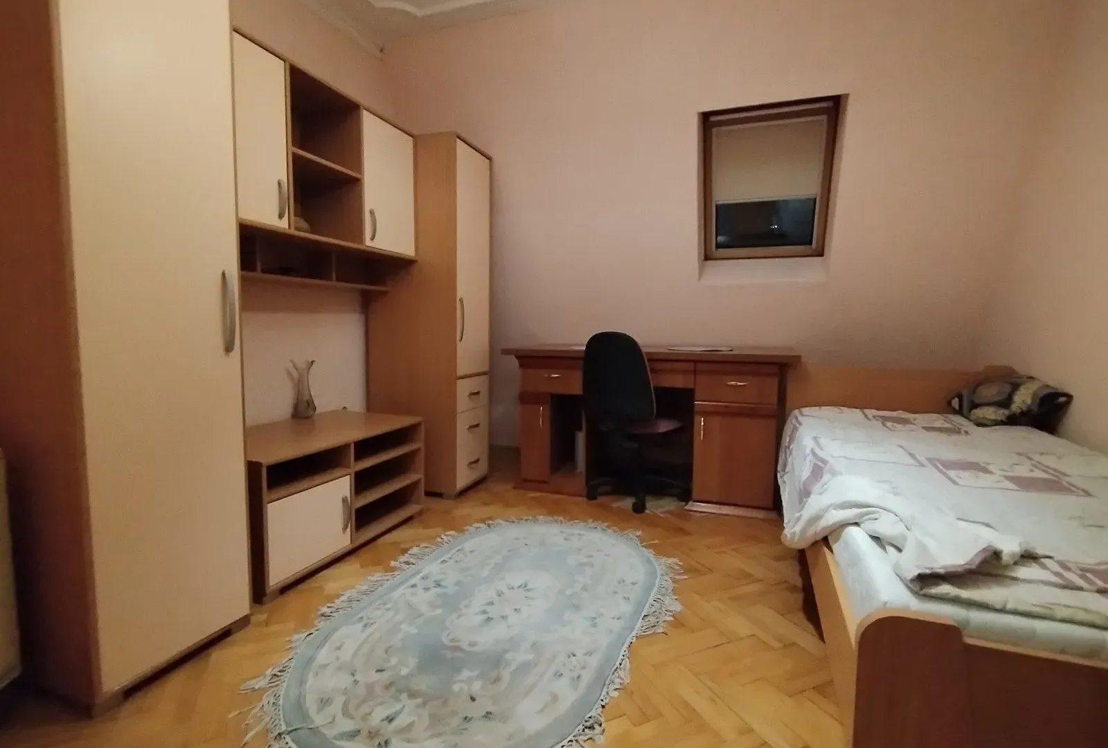 Izdavanje, četvorosoban stan, 104m², Čukarica, Beograd
