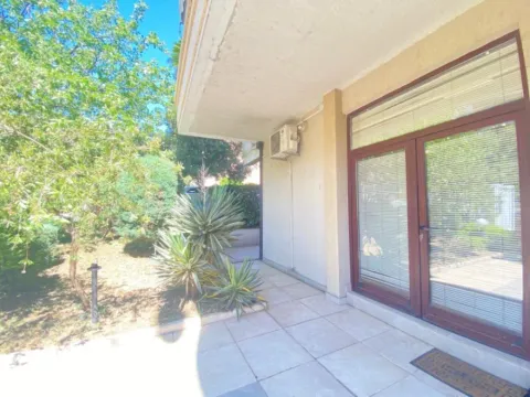 Izdavanje, poslovni prostor, 54m², Ljubović, Podgorica - image 9