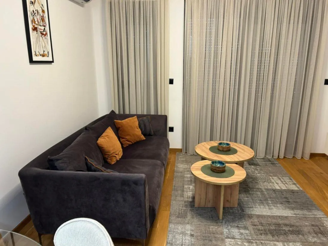 Izdavanje, jednosoban stan, 40m², Gorica C, Podgorica