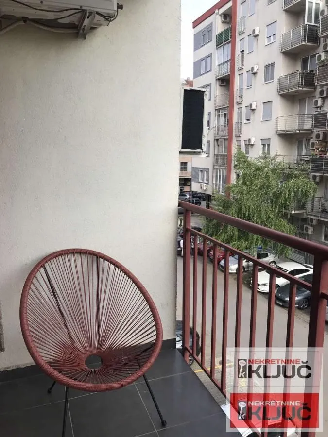 Izdavanje, garsonjera, 24m², Adamovićevo Naselje, Novi Sad Sve Podlokacije