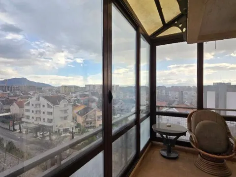 Izdavanje, stan, 115m², Stari Aerodrom, Podgorica - image 2