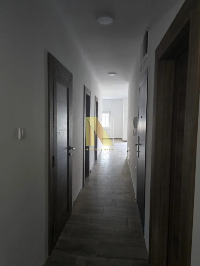 Prodaja, trosoban stan, 70m², Vidovdansko naselje, Novi Sad Sve Podlokacije