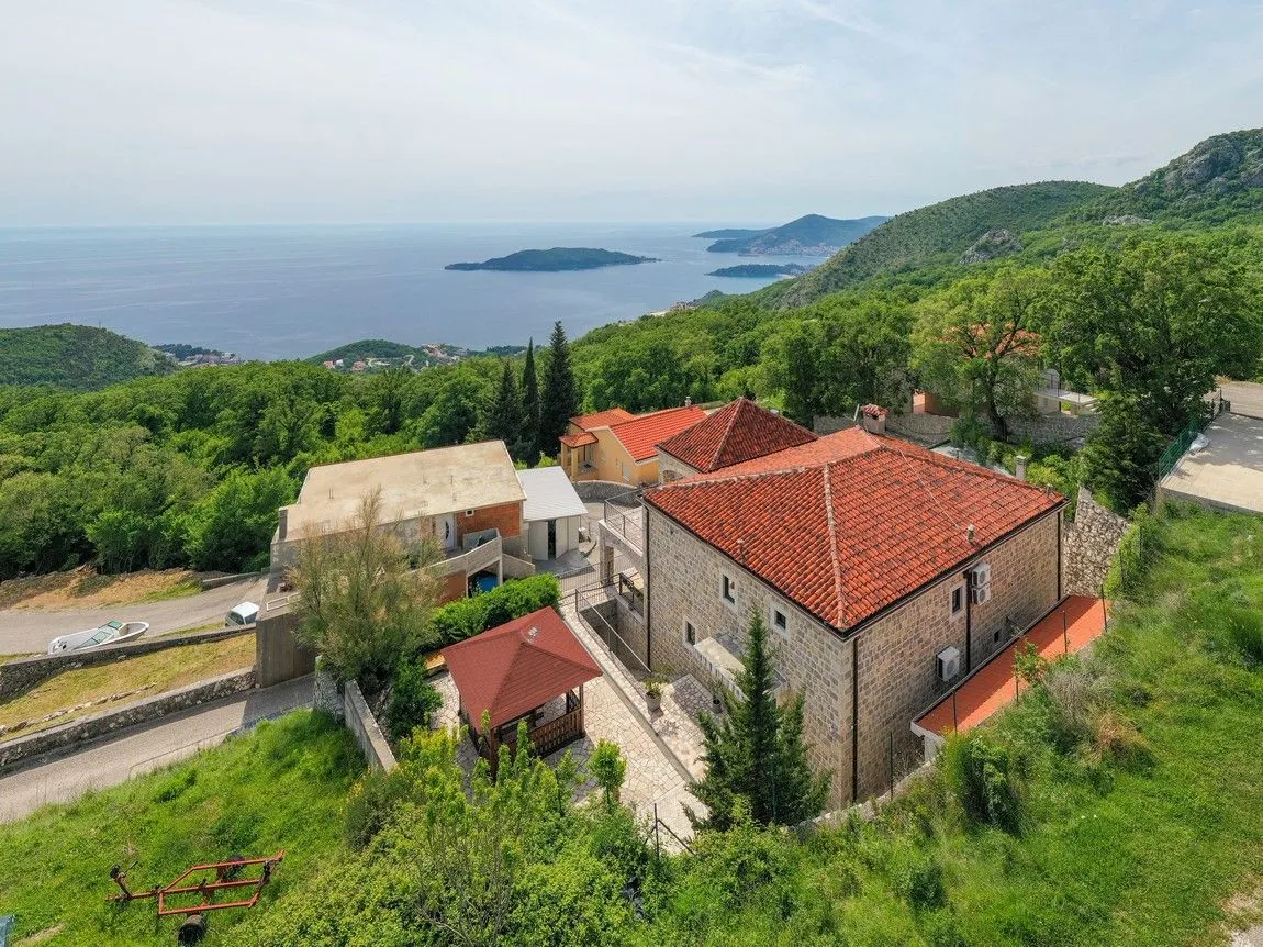Sale, house, 458m², Kuljače, Budva