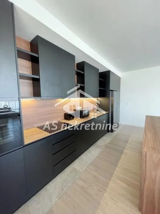 Izdavanje, četvorosoban stan, 152m², Savski Venac, Beograd