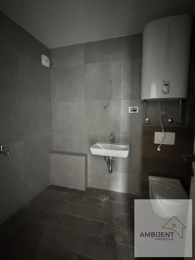 Prodaja, trosoban stan, 85m², Novi Banovci, Stara Pazova
