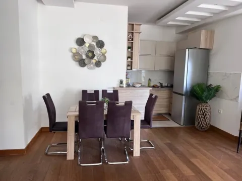 Izdavanje, dvosoban stan, 60m², Centar, Budva - image 3