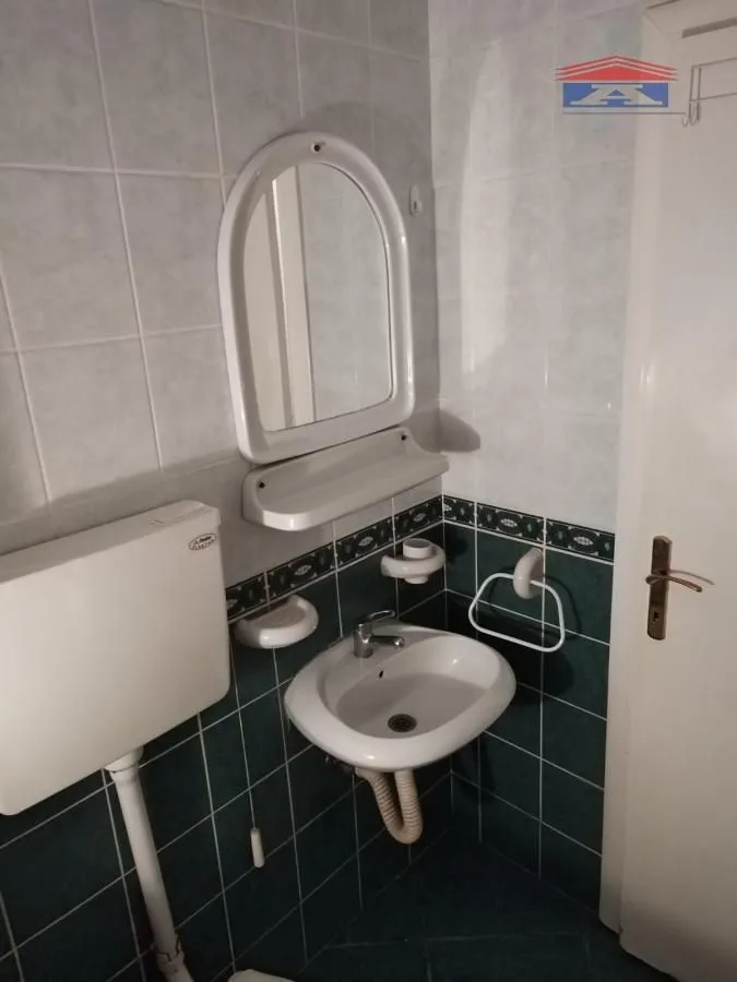 Izdavanje, jednosoban stan, 32m², Grbavica, Novi Sad Sve Podlokacije