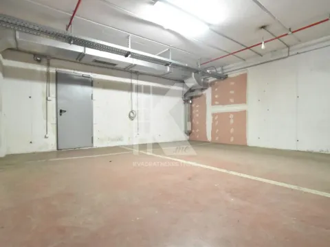 Rent, office space, 155m², Stari Aerodrom, Podgorica - image 21