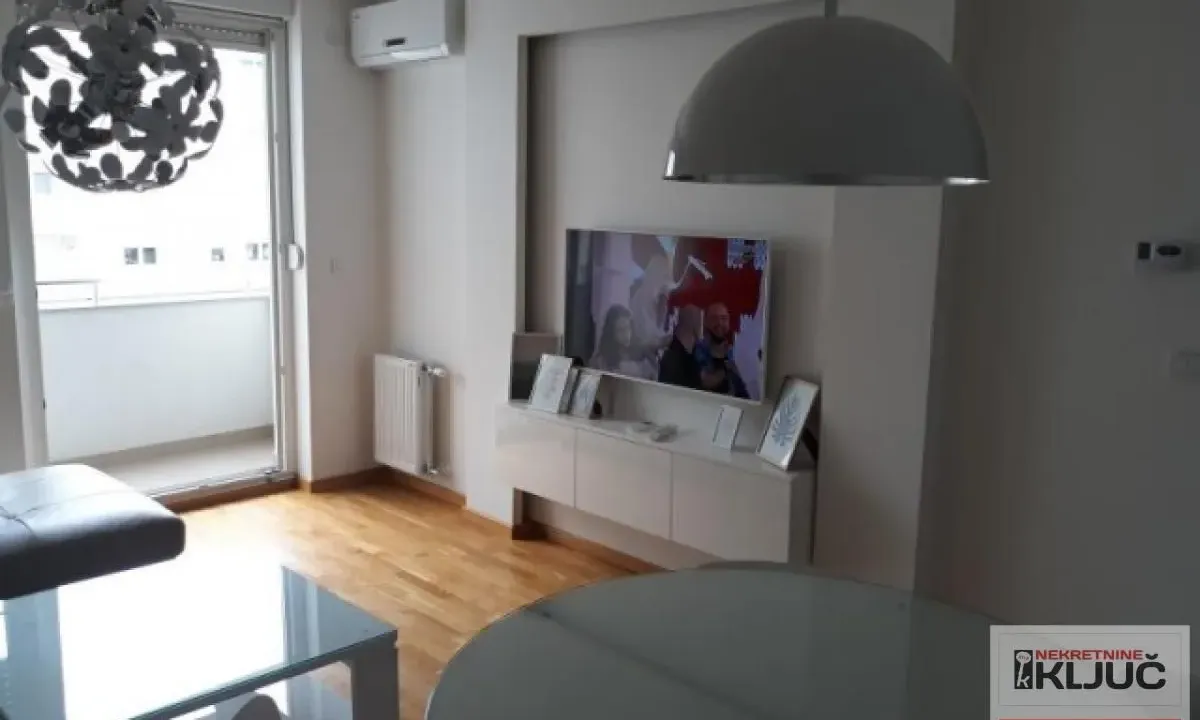 Prodaja, trosoban stan, 60m², Sajmište, Novi Sad