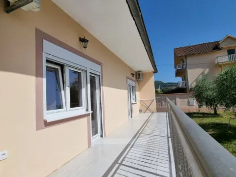 Izdavanje, kuća, 75m², Lastva Grbaljska, Kotor - image 14