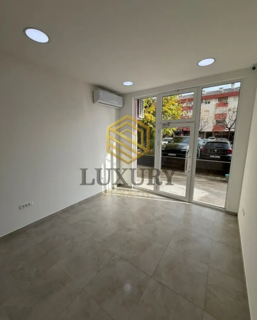 Izdavanje, poslovni prostor, 57m², 1 maj, Podgorica