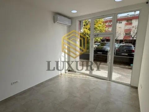 Izdavanje, poslovni prostor, 57m², 1 maj, Podgorica - image 10
