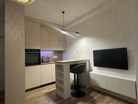 Izdavanje, kuća, 30m², Zagorič, Podgorica - image 1