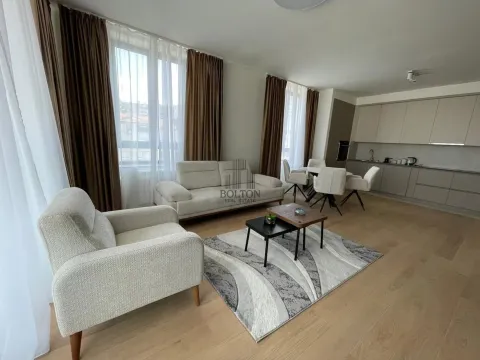 Izdavanje, trosoban stan, 89m², Savski Venac, Beograd - image 2