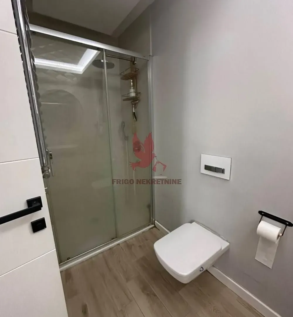 Prodaja, četvorosoban stan, 78m², Mladenovac, Beograd