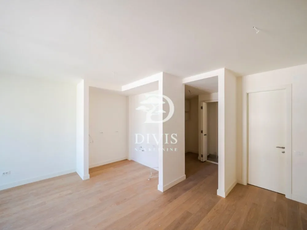 Prodaja, trosoban stan, 75m², Novi Beograd Sve Podlokacije, Beograd